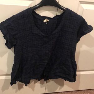 Short sleeve peplum top! Blue and black